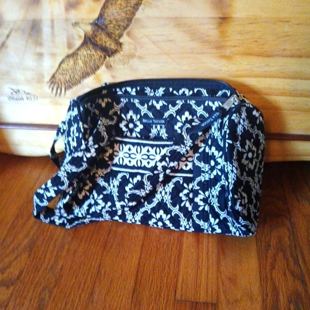 Bella Taylor Handbag Purse Black And‎ White Floral Shoulder Bag Womens